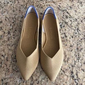 NWOT Rothy’s - The Point, Camel, size 7.5